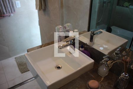 Casa à venda com 350m², 6 quartos e 3 vagasSuite Quarto 1