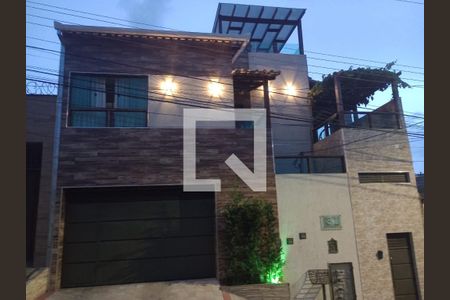 Casa à venda com 350m², 6 quartos e 3 vagasFachada