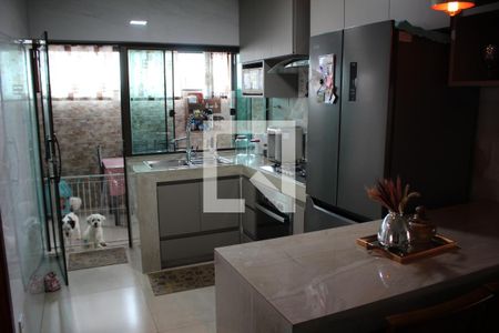 Casa à venda com 350m², 6 quartos e 3 vagasCozinha