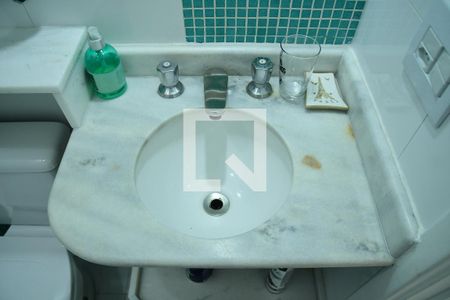 Casa de condomínio para alugar com 115m², 3 quartos e 2 vagasBanheiro Social