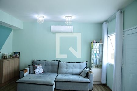 Sala de casa de condomínio para alugar com 3 quartos, 115m² em Jardim Barbacena, Cotia
