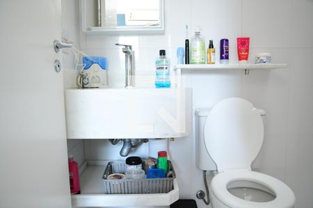 Casa de condomínio para alugar com 115m², 3 quartos e 2 vagasBanheiro da Suíte