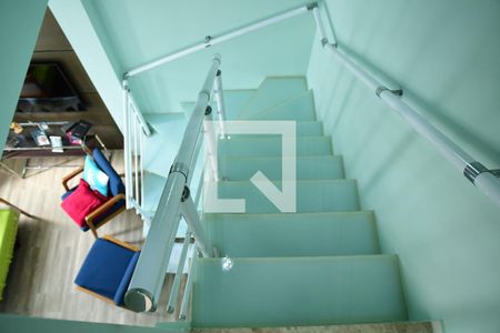 Casa de condomínio para alugar com 115m², 3 quartos e 2 vagasescadas