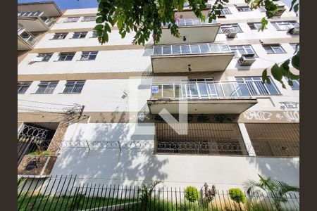 Apartamento para alugar com 75m², 2 quartos e 1 vaga Apartamento para alugar com 75m², 2 quartos e 1 vagaFachada