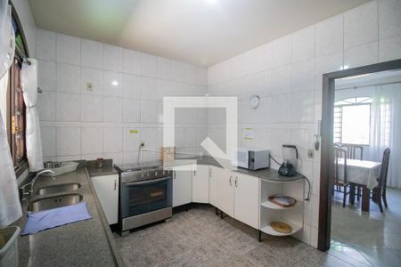 Casa para alugar com 200m², 4 quartos e 2 vagasCozinha