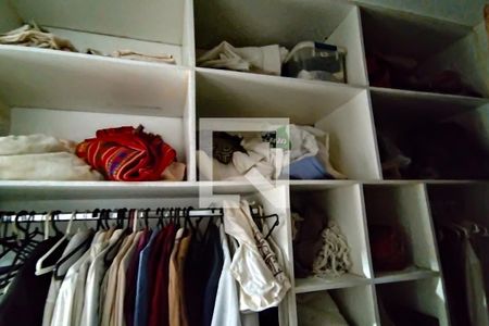 Casa à venda com 220m², 6 quartos e 2 vagas Casa à venda com 220m², 6 quartos e 2 vagasquarto 6 suite