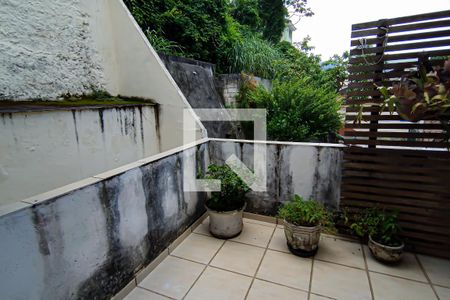 Casa à venda com 220m², 6 quartos e 2 vagas Casa à venda com 220m², 6 quartos e 2 vagasquarto 6 suite