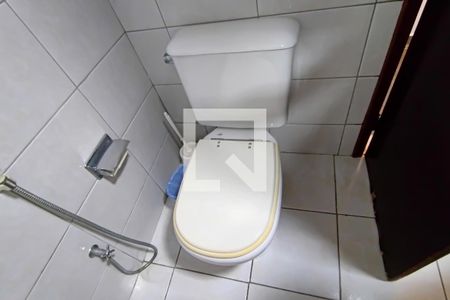 Casa à venda com 220m², 6 quartos e 2 vagas Casa à venda com 220m², 6 quartos e 2 vagasbanheiro social