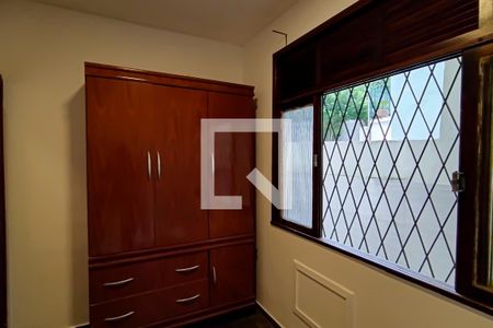 Casa à venda com 220m², 6 quartos e 2 vagas Casa à venda com 220m², 6 quartos e 2 vagasquarto 1