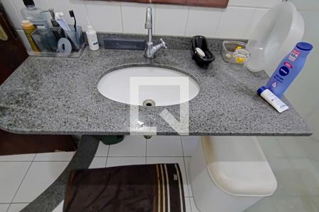 Casa à venda com 220m², 6 quartos e 2 vagas Casa à venda com 220m², 6 quartos e 2 vagasbanheiro social 2