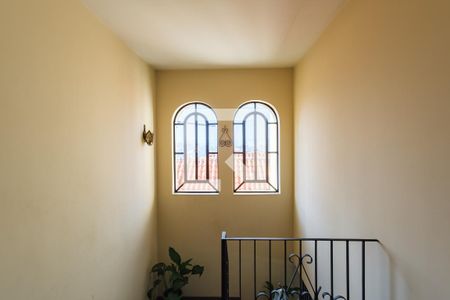Escada / Corredor de casa à venda com 3 quartos, 200m² em Vila Sao Geraldo, São Paulo