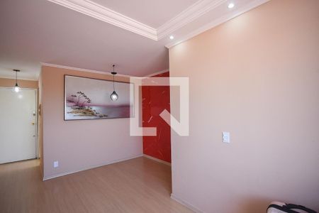 Sala de apartamento para alugar com 3 quartos, 55m² em Conjunto Promorar Raposo Tavares, São Paulo