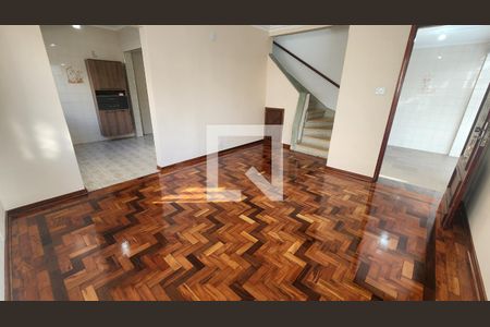 Sala de casa para alugar com 3 quartos, 133m² em Aparecida, Santos