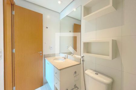 Apartamento à venda com 75m², 2 quartos e 1 vaga Apartamento à venda com 75m², 2 quartos e 1 vagaBanheiro da Suíte