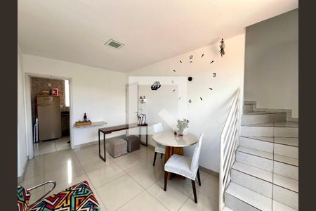 Sala de apartamento à venda com 2 quartos, 122m² em Ressaca, Contagem