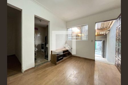 Sala de casa para alugar com 2 quartos, 186m² em Cidade Domitila, São Paulo