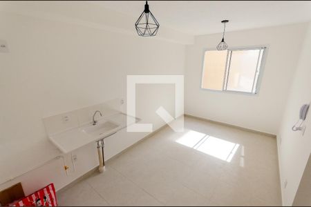Sala de kitnet/studio para alugar com 2 quartos, 32m² em Piqueri, São Paulo