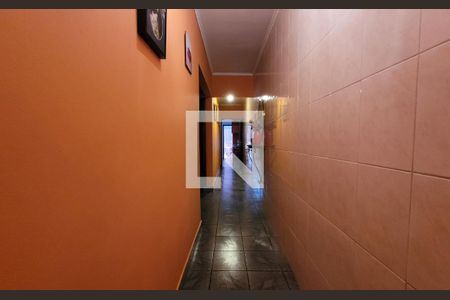 Corredor de casa à venda com 5 quartos, 234m² em Vila Bastos, Santo André