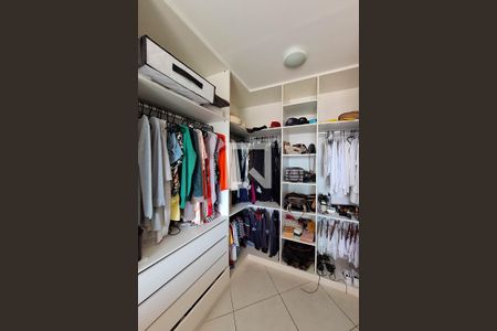 Casa à venda com 300m², 3 quartos e 4 vagas Casa à venda com 300m², 3 quartos e 4 vagasSuíte 2