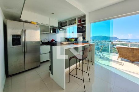 Casa à venda com 300m², 3 quartos e 4 vagas Casa à venda com 300m², 3 quartos e 4 vagasCozinha
