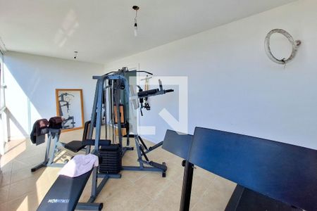 Casa à venda com 300m², 3 quartos e 4 vagas Casa à venda com 300m², 3 quartos e 4 vagasAcademia