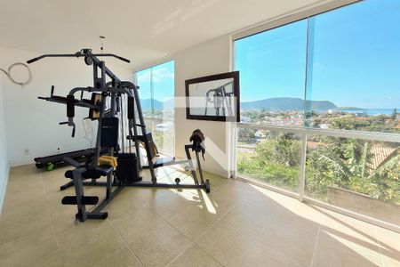 Casa à venda com 300m², 3 quartos e 4 vagas Casa à venda com 300m², 3 quartos e 4 vagasAcademia