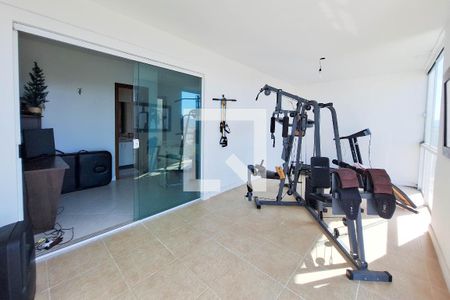 Casa à venda com 300m², 3 quartos e 4 vagas Casa à venda com 300m², 3 quartos e 4 vagasAcademia