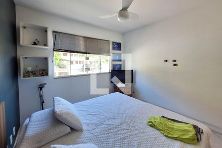 Casa à venda com 300m², 3 quartos e 4 vagas Casa à venda com 300m², 3 quartos e 4 vagasSuíte 4