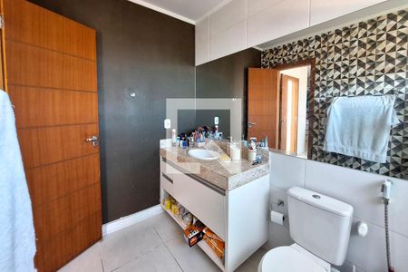 Casa à venda com 300m², 3 quartos e 4 vagas Casa à venda com 300m², 3 quartos e 4 vagasBanheiro da Suíte 2