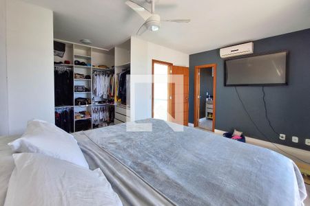 Casa à venda com 300m², 3 quartos e 4 vagas Casa à venda com 300m², 3 quartos e 4 vagasSuíte 2