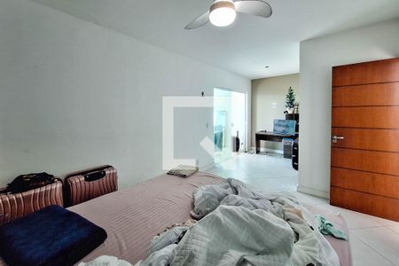 Casa à venda com 300m², 3 quartos e 4 vagas Casa à venda com 300m², 3 quartos e 4 vagasSuíte 1