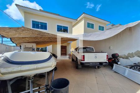 Casa à venda com 300m², 3 quartos e 4 vagas Casa à venda com 300m², 3 quartos e 4 vagasQuintal