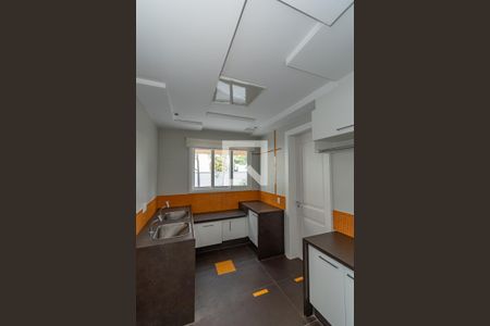 Casa de condomínio para alugar com 490m², 4 quartos e 4 vagasÁrea de Serviço