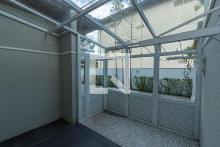 Casa de condomínio para alugar com 490m², 4 quartos e 4 vagas Área de Serviço - Varal 