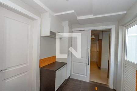 Casa de condomínio para alugar com 490m², 4 quartos e 4 vagasÁrea de Serviço