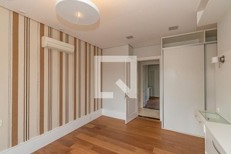 Casa de condomínio para alugar com 490m², 4 quartos e 4 vagasSuite 2