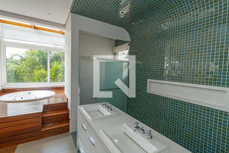 Casa de condomínio para alugar com 490m², 4 quartos e 4 vagasBanheiro Suite Master