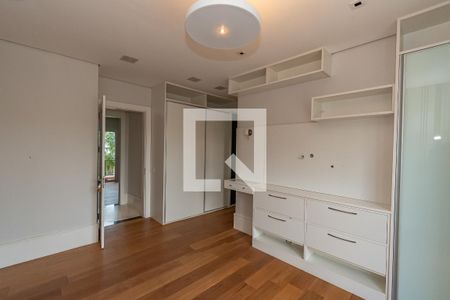 Casa de condomínio para alugar com 490m², 4 quartos e 4 vagasSuite 2