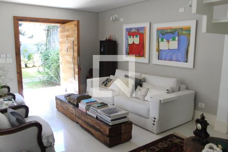 Casa à venda com 330m², 3 quartos e 4 vagasSala