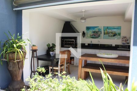 Casa à venda com 330m², 3 quartos e 4 vagasChurrasqueira