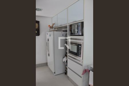 Casa à venda com 330m², 3 quartos e 4 vagasCozinha