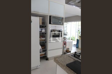 Casa à venda com 330m², 3 quartos e 4 vagasCozinha