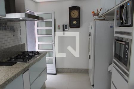 Casa à venda com 330m², 3 quartos e 4 vagasCozinha