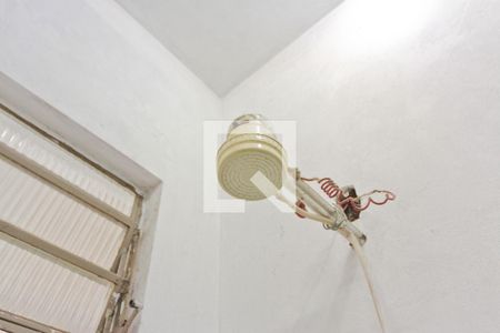 Casa à venda com 250m², 2 quartos e 1 vagaSalão - banheiro