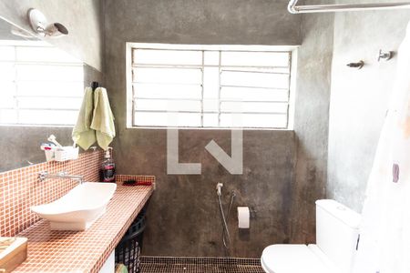 Casa à venda com 449m², 3 quartos e 1 vaga Casa à venda com 449m², 3 quartos e 1 vagaBanheiro social