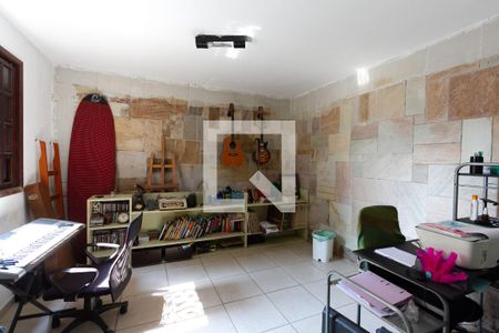 Casa à venda com 449m², 3 quartos e 1 vaga Casa à venda com 449m², 3 quartos e 1 vagaQ