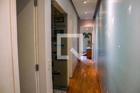 Casa à venda com 200m², 3 quartos e 1 vaga Casa à venda com 200m², 3 quartos e 1 vagaCorredor