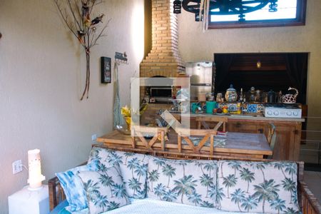 Casa à venda com 200m², 3 quartos e 1 vaga Casa à venda com 200m², 3 quartos e 1 vagaCobertura