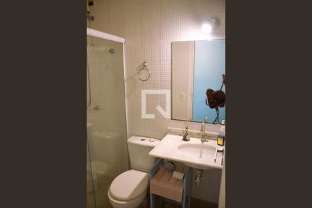 Casa à venda com 200m², 3 quartos e 1 vaga Casa à venda com 200m², 3 quartos e 1 vagaBanheiro