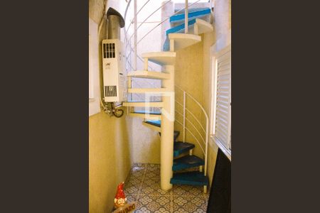 Casa à venda com 200m², 3 quartos e 1 vaga Casa à venda com 200m², 3 quartos e 1 vagaEscada da Cobertura